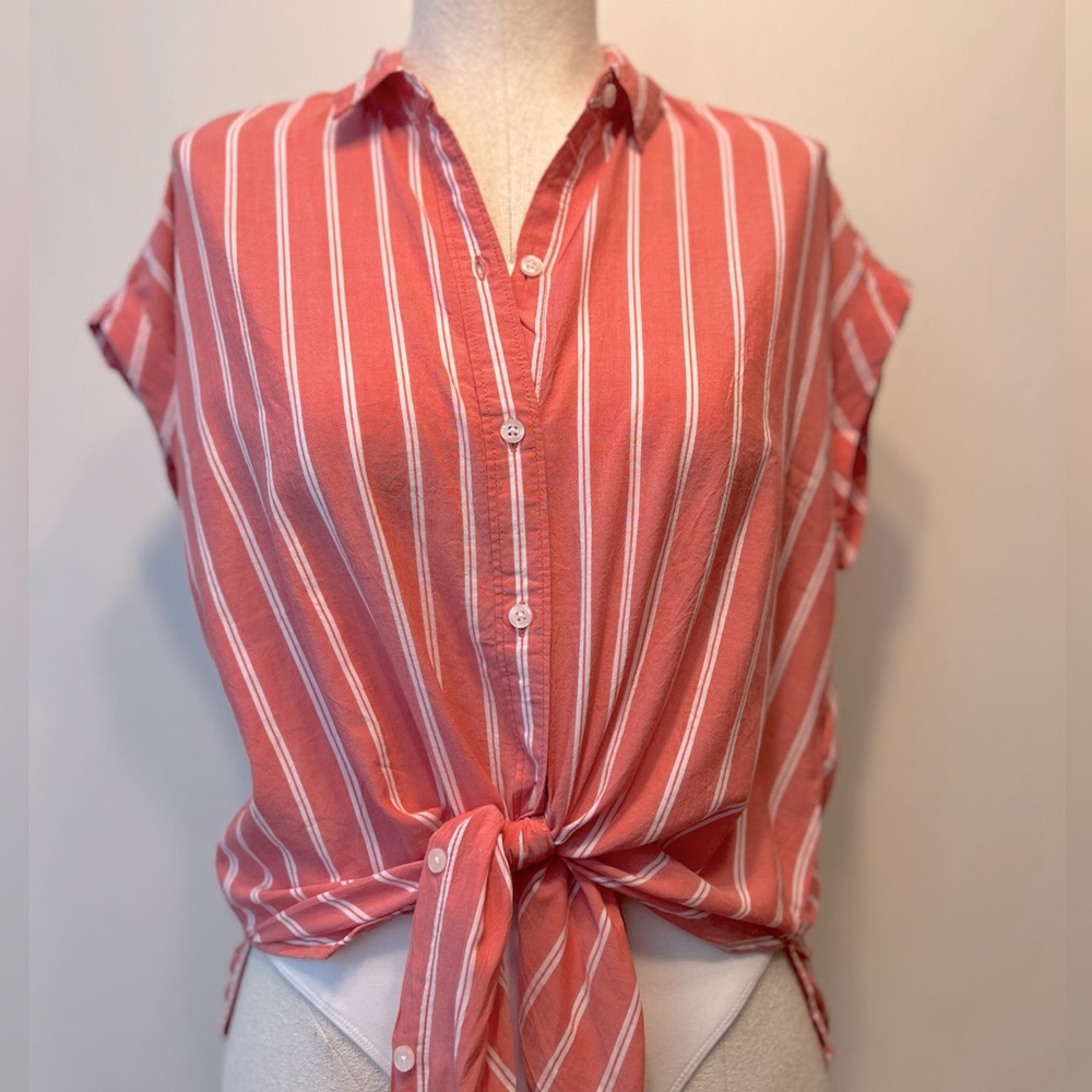 Abercrombie & Fitch short sleeve button up. Size: S